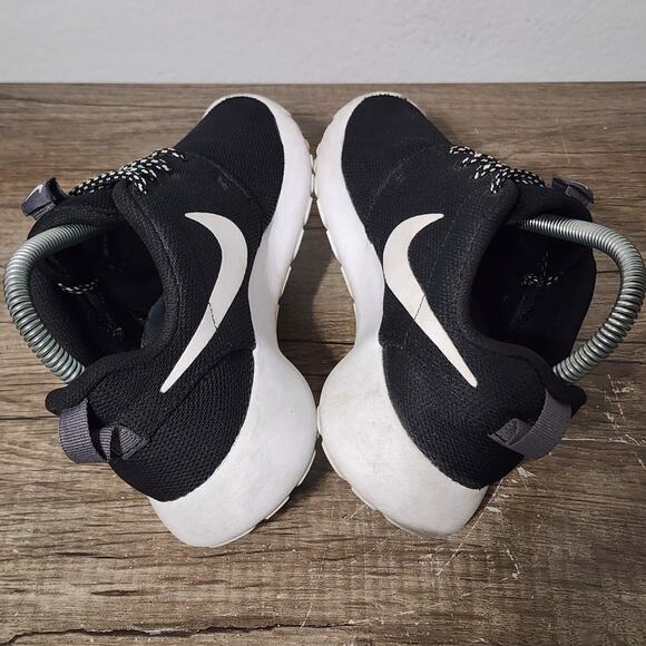 Nike Roshe One (844994-002) Women's Athletic Running Shoes Size 5.5 Black - Picture 5 of 9